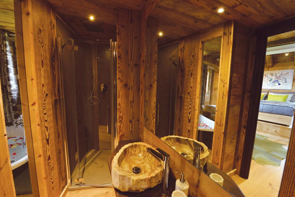 La Maison De Dolphe Chalet De Charme & Art Gallery Brusson Dış mekan fotoğraf