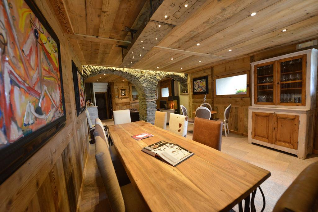 La Maison De Dolphe Chalet De Charme & Art Gallery Brusson Dış mekan fotoğraf